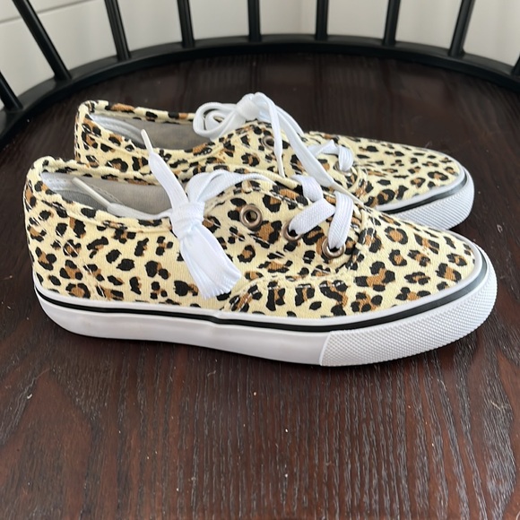 NWOT - gigil - Chetah Canvas Shoes - Size 13 - Picture 2 of 6